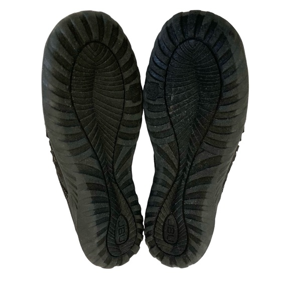 JBU Pecan All Terra Traction Casual Slip-on Perforated Shoes Black Faux Suede - Picture 2 of 10